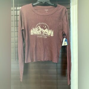 Altar'd State Burgundy Long‎ Sleeve Tee with  Mountain Graphic size XL